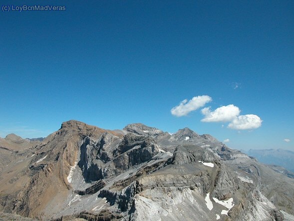 Circo Gavarnie y al fondo Cilindro y Monte Perdido