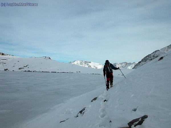 Bordeando el segundo lago