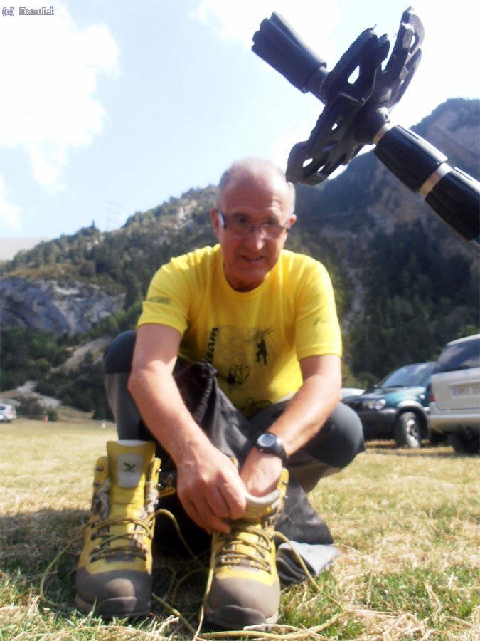A punt de cal&ccedil;ar les botes.