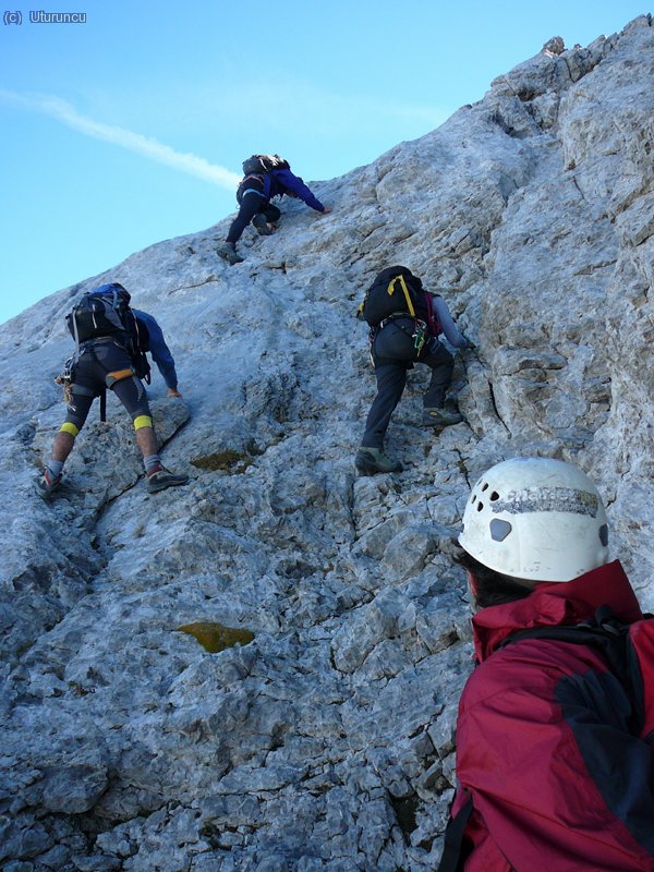 A buscarse la vida pal destrepe, expuestito.