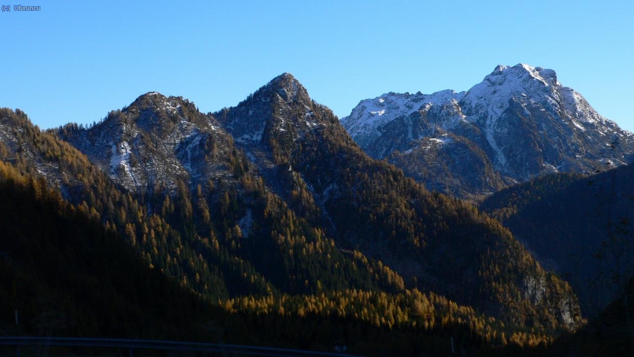 Bajando por la ladera sur del Passo Fedaia