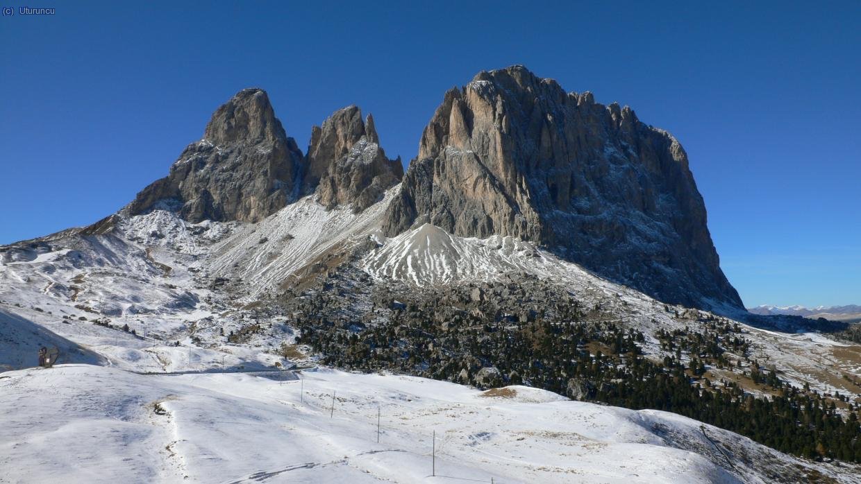 Sassolungo (3181m) desde el Passo Sella