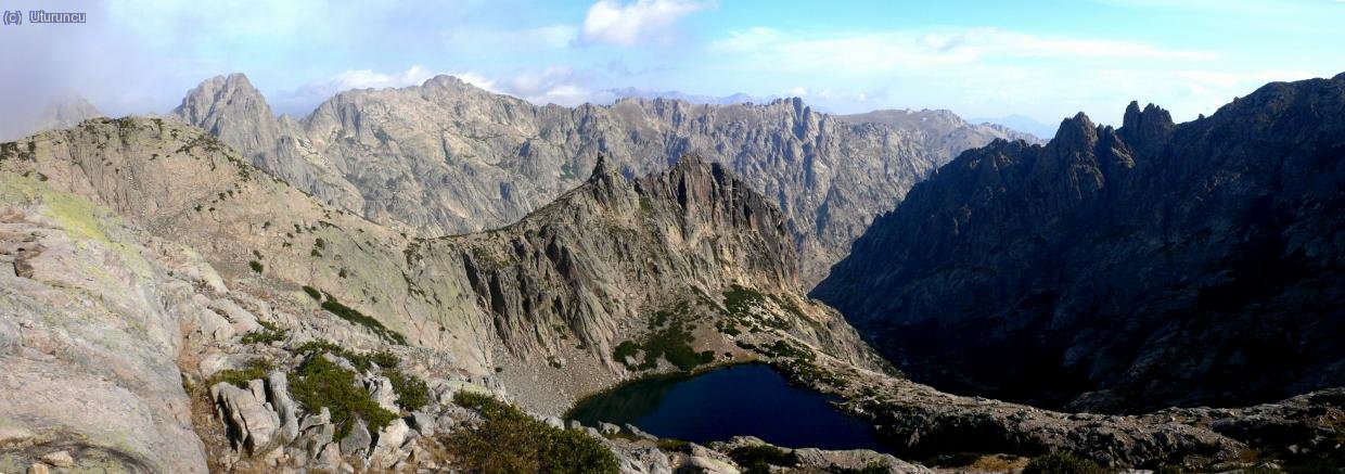 Collado de Bocca Muzzella (2205m), mirando hacia el norte y lac Rinoso
