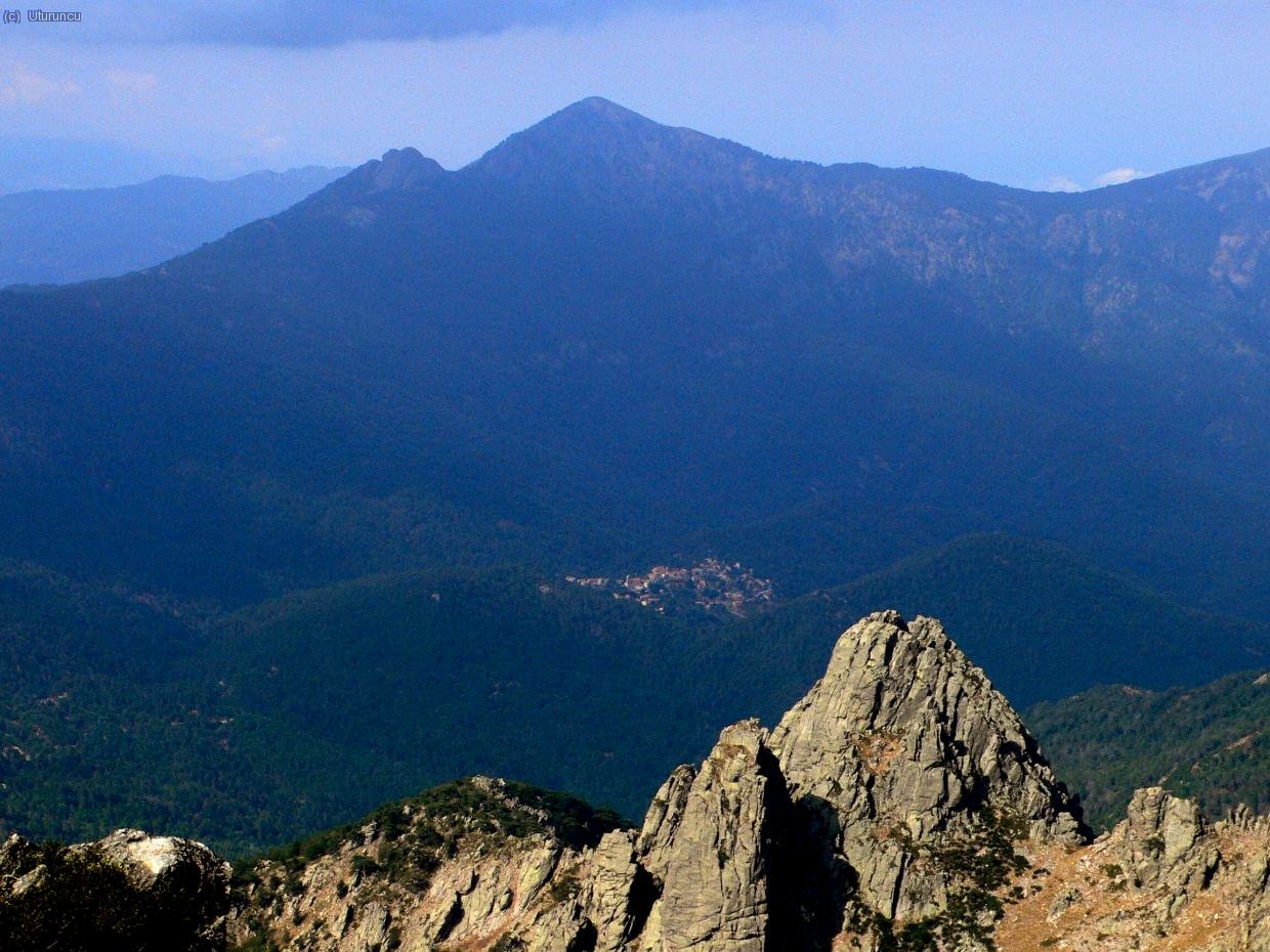 Vista desde el colado de Bocca a Soglia (2050m), hacia la vertiente oeste
