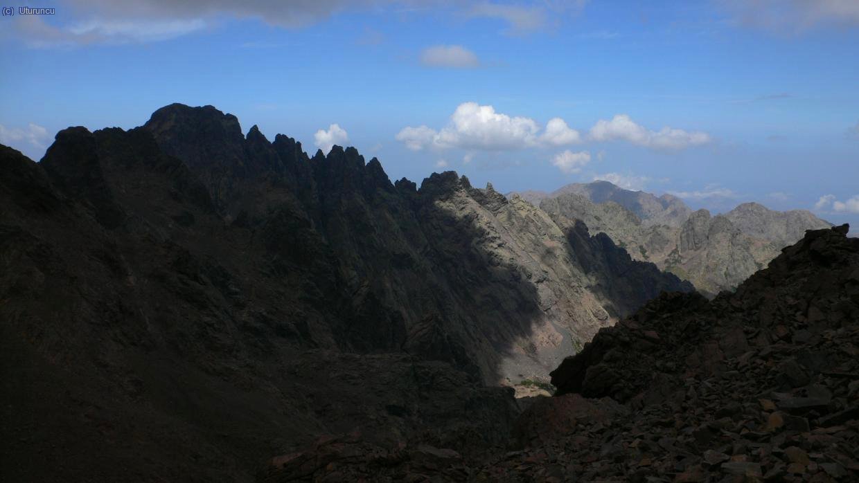 Ascendiendo al monte Cinto (Cintu), en la zona de Bocca Cruccetta (2400m)