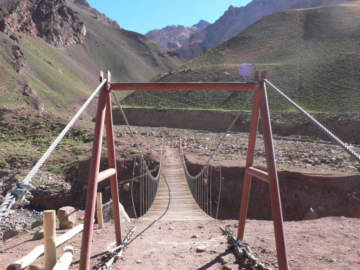 Puente sobre el r&iacute;o Horcones