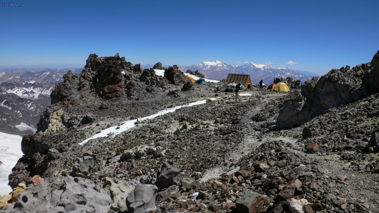 Campamento Berl&iacute;n (5900m), uno de los Campos 2