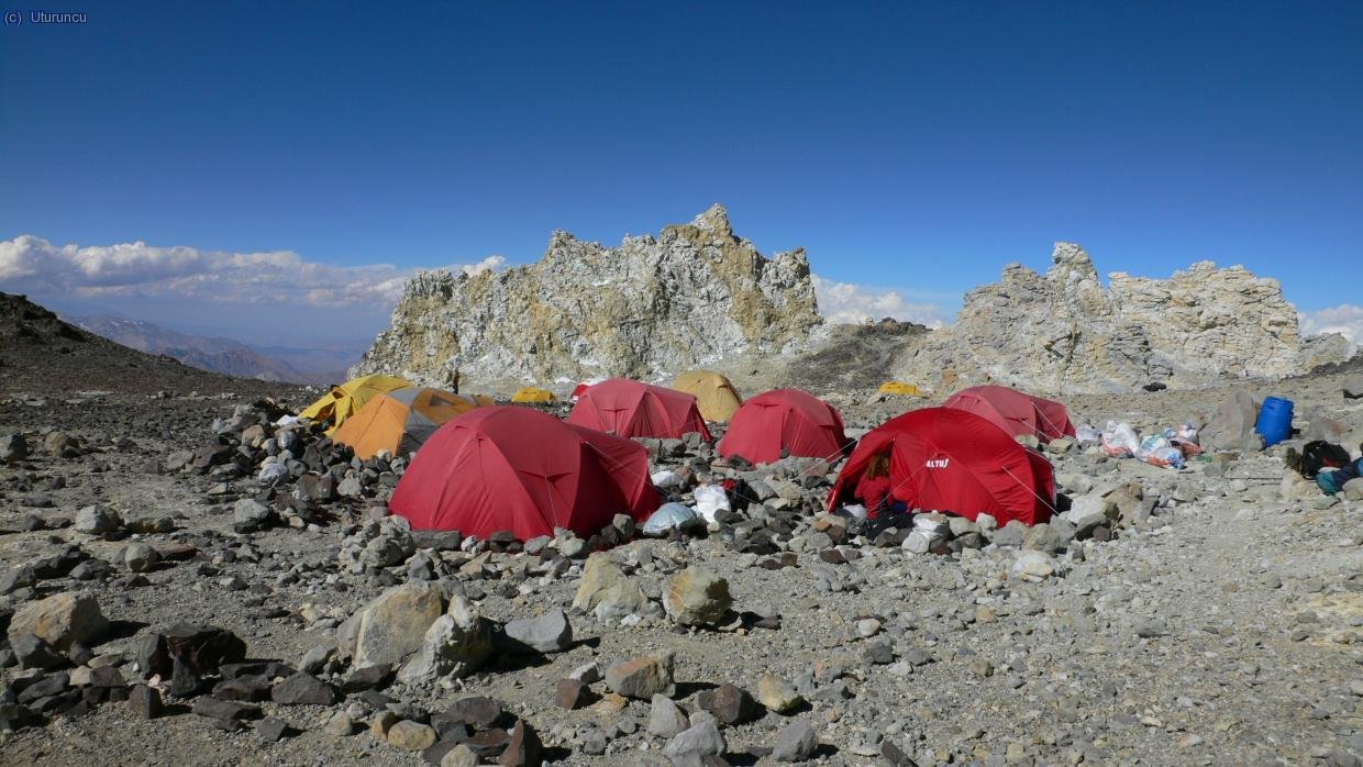 Campamento Plaza C&oacute;lera