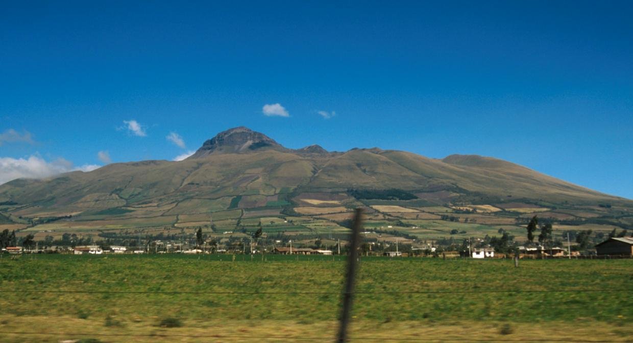 Pico Coraz&oacute;n desde el valle central (Avenida de los Volcanes)