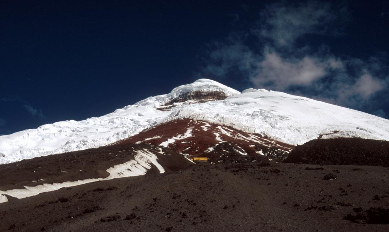 Ruta normal de ascenso al refugio Rivas (4800m) del Cotopaxi