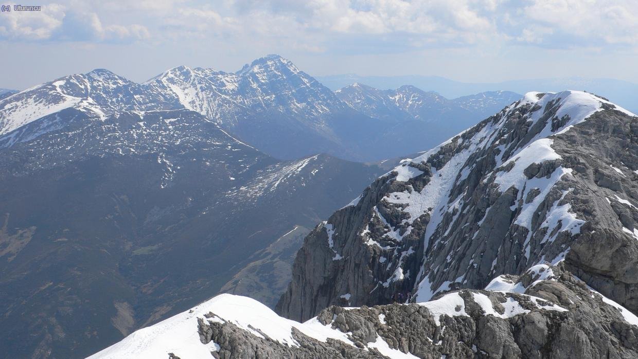 Curavacas (fondo y cima Este (derecha)