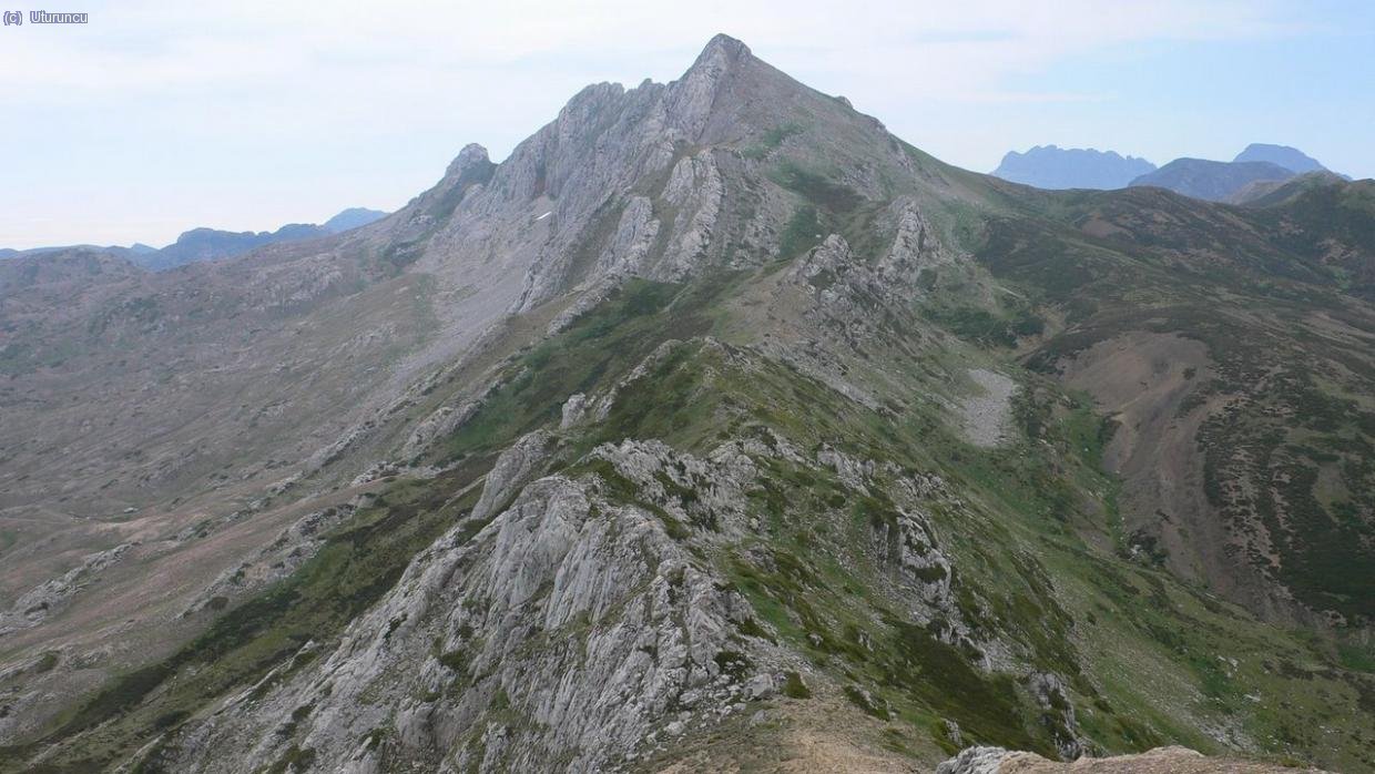 Pe&ntilde;a Orniz (2191m) desde el Cuetalbo