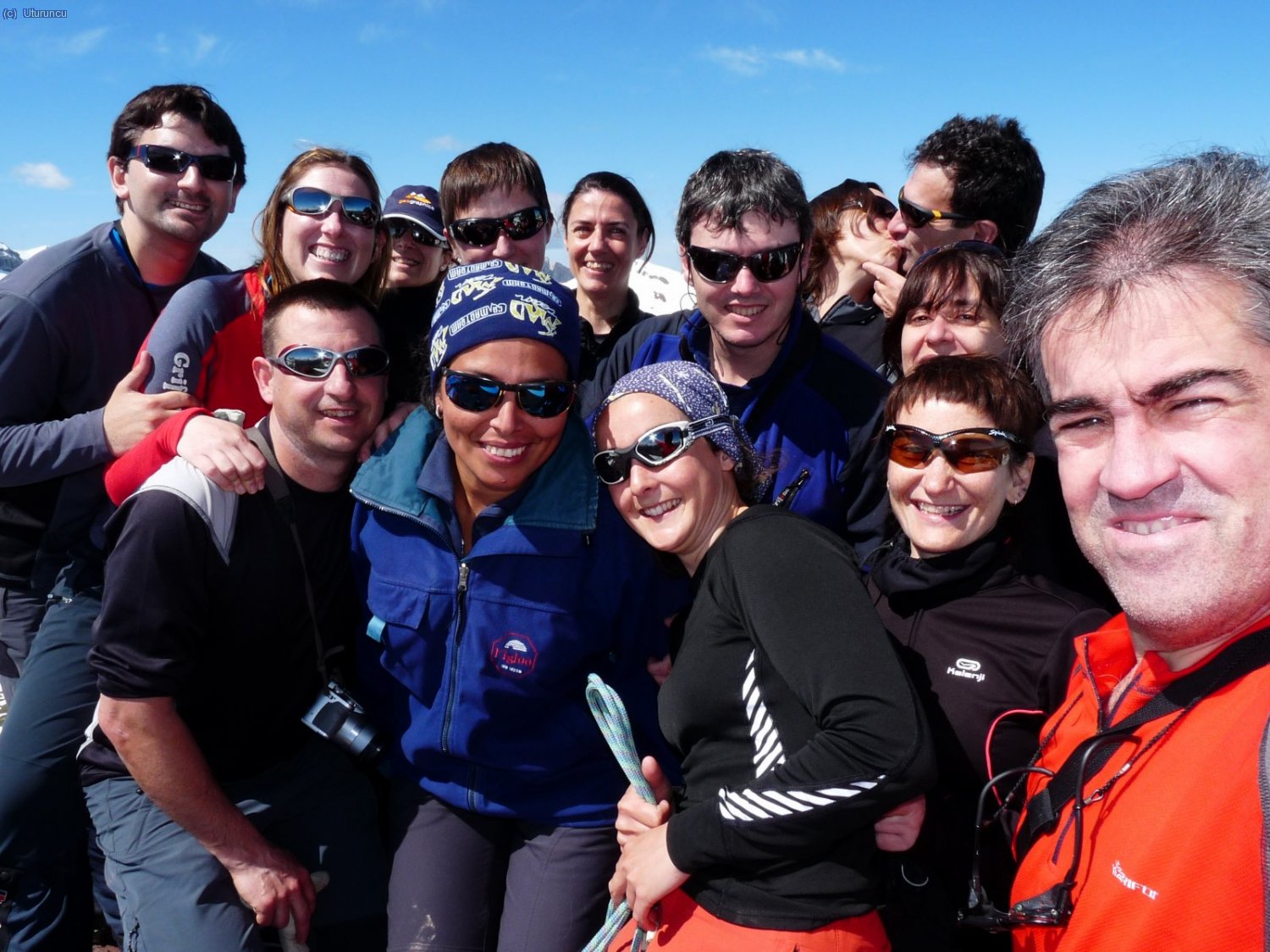 ABT en el Acu&eacute;: de izquierda a derecha, fila de arriba: Dave, Eowyn, Raquel, Kris, carmenthin, Fern, Bego-Narhinan (sic) y Olvi. Fila de abajo: Jordi C, Ruth, Laura MV, Sonia y un servidor de ustedes.