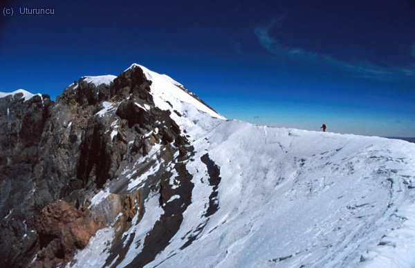 Cresta del cráter del volcán Parinacota