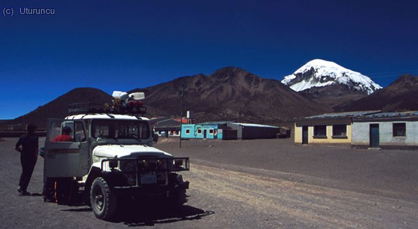 Poblado de Sajama y pico Sajama