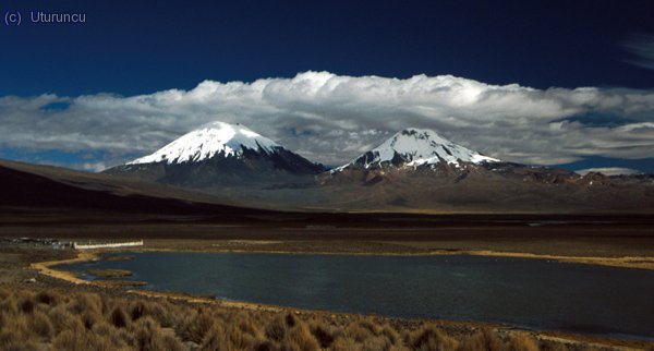 Los Parinacotas desde Lagunas (Bolivia)
