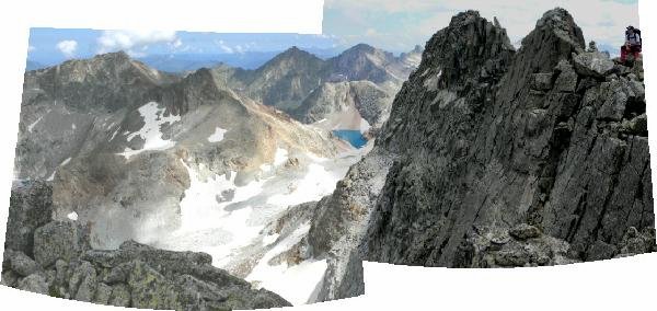 Vista desde Lourde de Rocheblave (Gourgs Blancs occ.), con Espijeoules y cara norte de Gourgs Blancs.