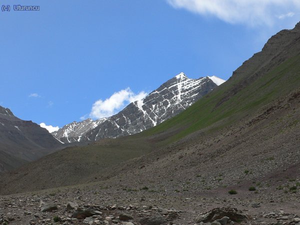 Cumbre del Stok Kangri desde el valle norte, de acceso de la ruta normal.