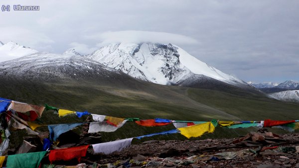 Fase de climataci&oacute;n: Markha Valley Trekking, paso Kongmaru La (5150m) y Kangyatse (6400m) al fondo.