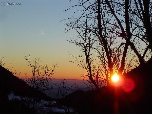 Quan comencem a caminar tot just el sol s´apunta (Jordi Cazaña)