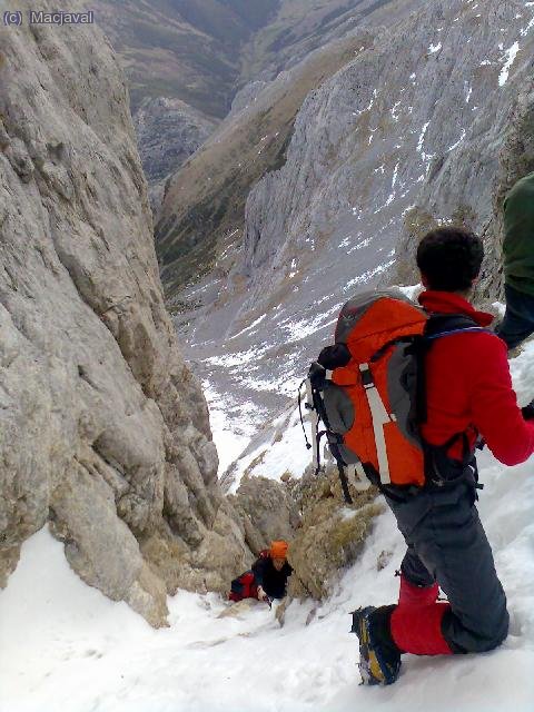 Enlazando corredores,la nieve estaba en muy buenas condiciones.