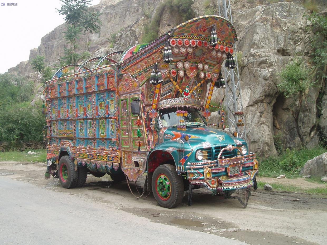 T&iacute;pico cami&oacute;n Pakistani