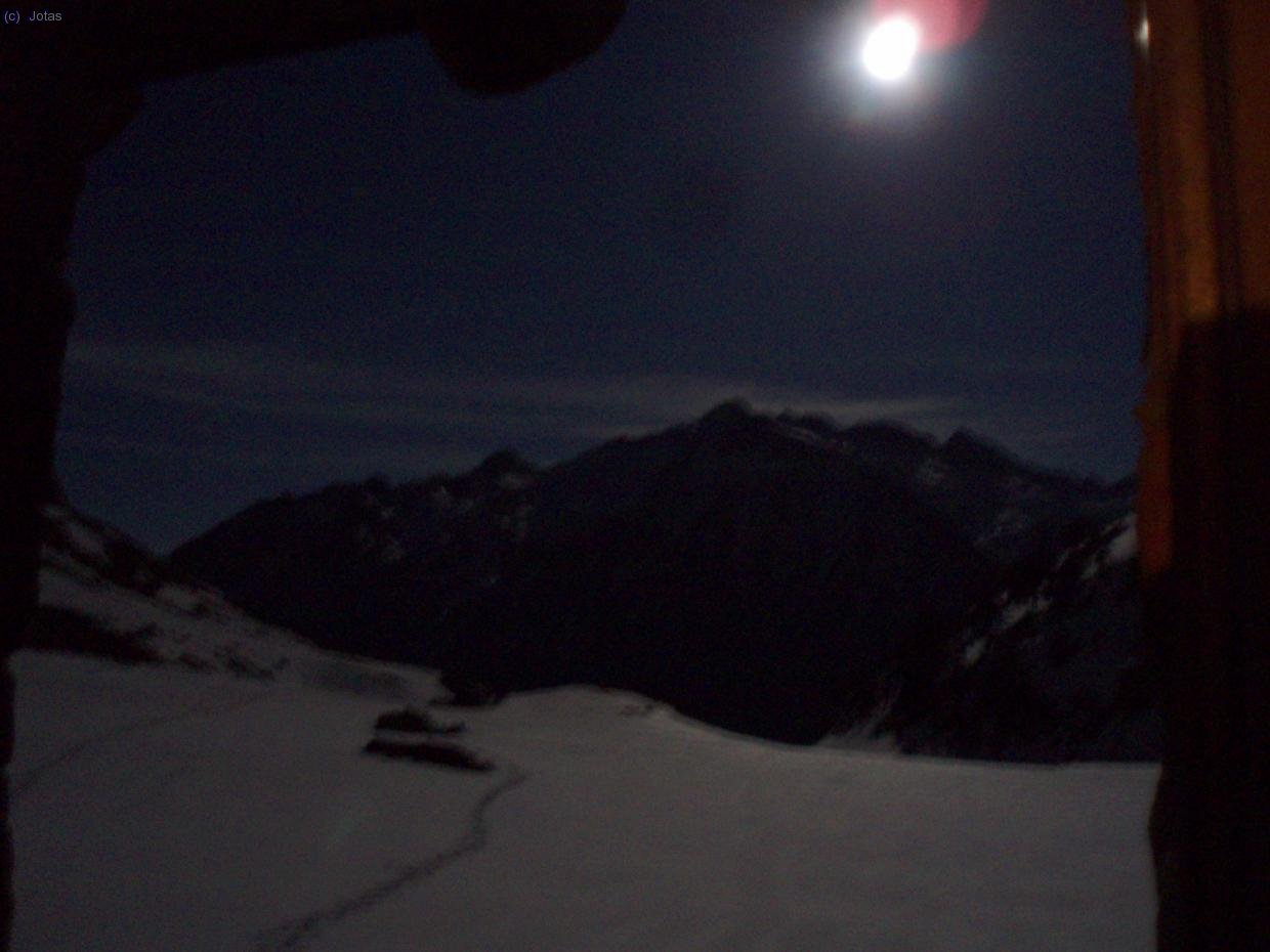 ...olvidemoa a los joputas... la noche sigue espectacular
