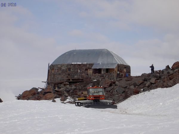 Refugio nuevo (antes era el dep&oacute;sito de combustible del refugio viejo).
