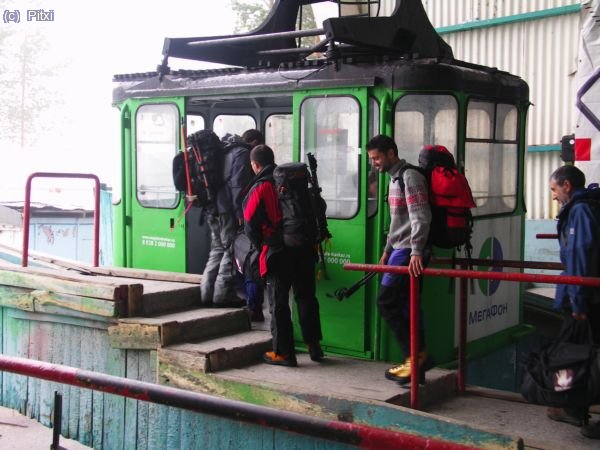 Telef&eacute;rico para subir a los refugios e Barrels.