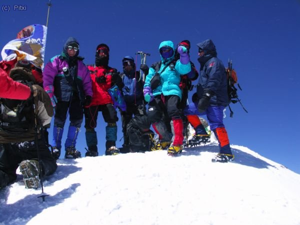 El grupo en la cima.