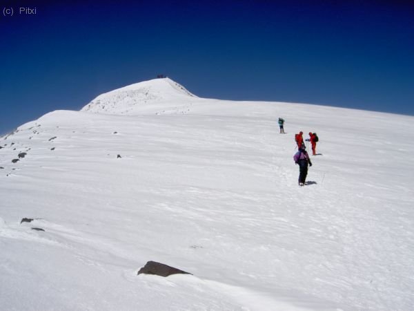 Plat&oacute; del cr&aacute;ter y cima.