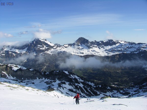 El día acompañaba.