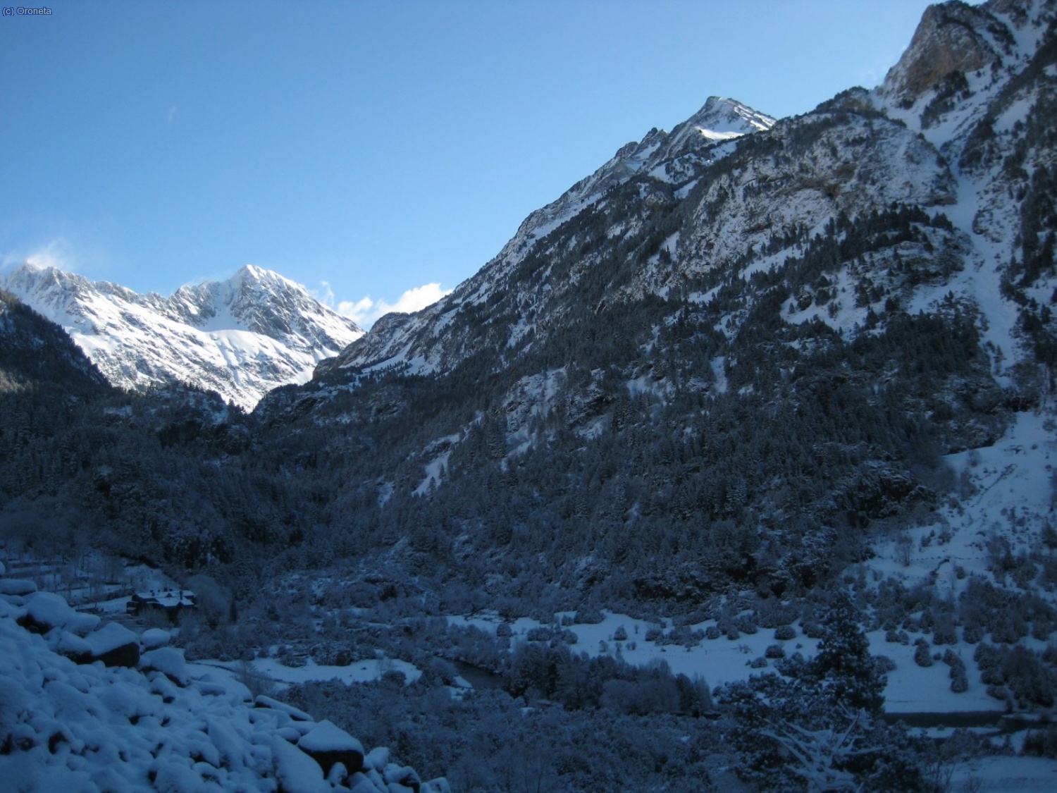 Espectacular panor&agrave;mica de la vall despr&eacute;s de la nevada de la nit de divendres