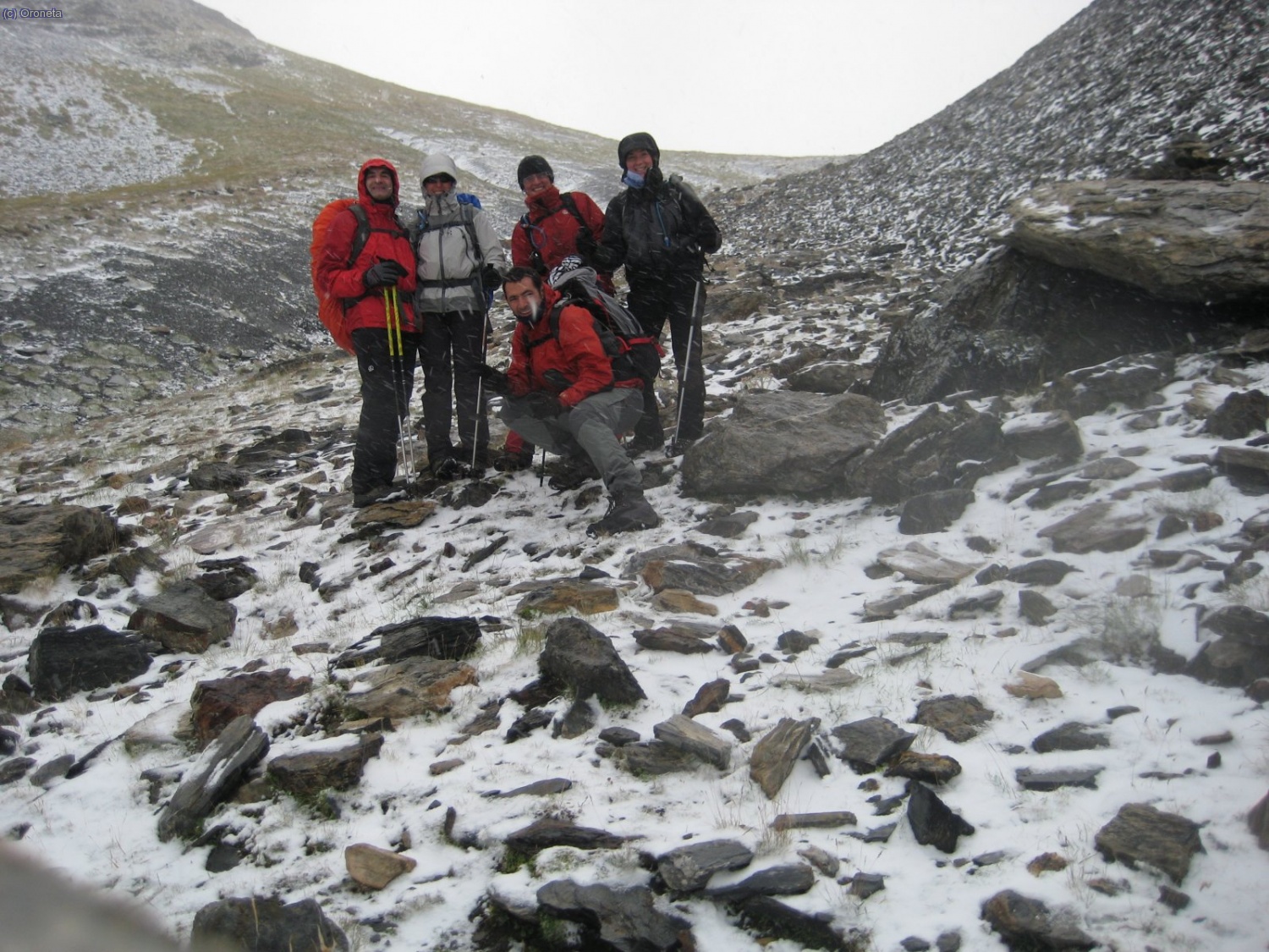 El grupet, m&eacute;s content que content, amb la primera nevada de l