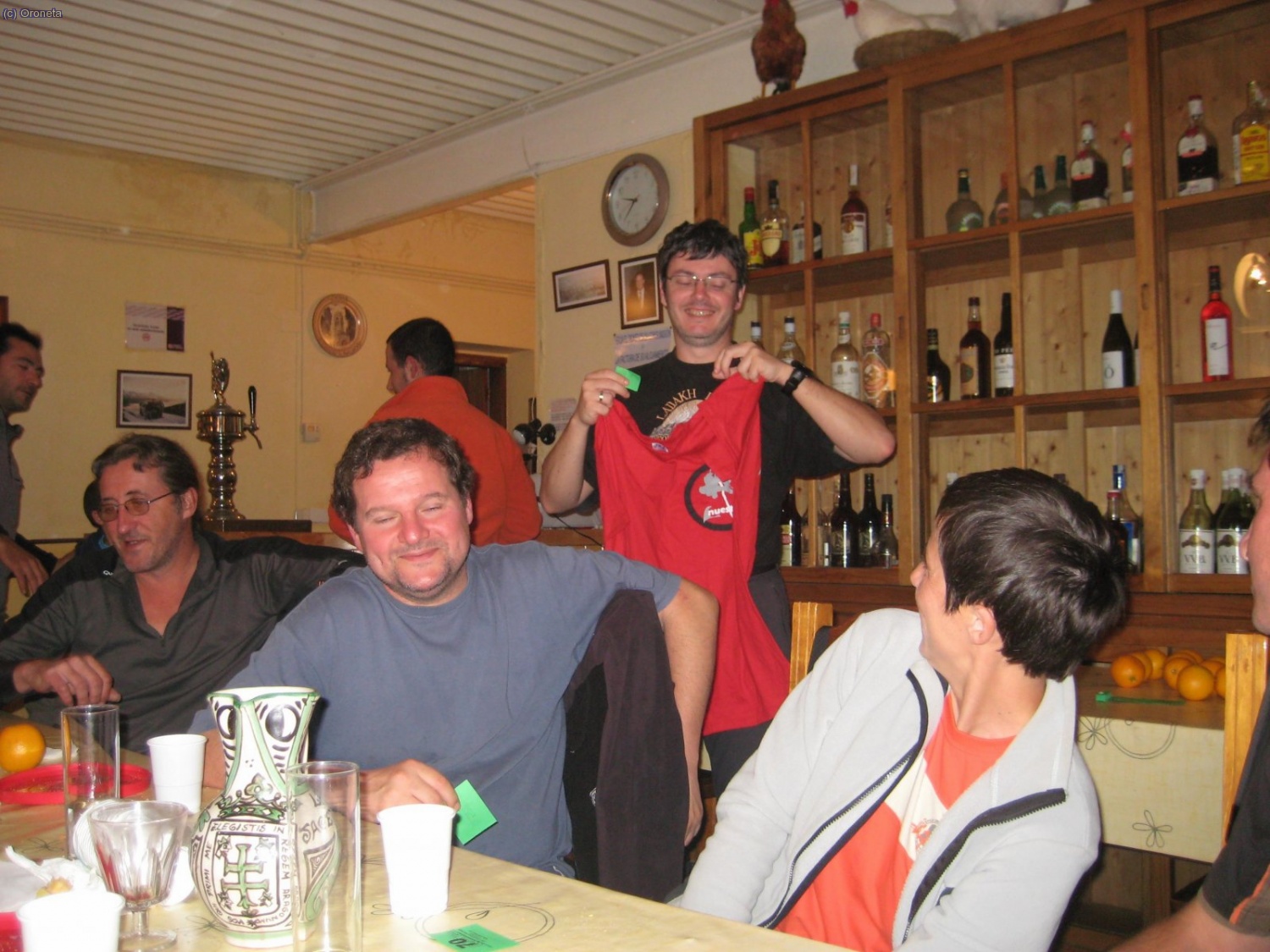 com &eacute;s tradicional, el sorteig! el primer afortunat de la nit, el Fern!!