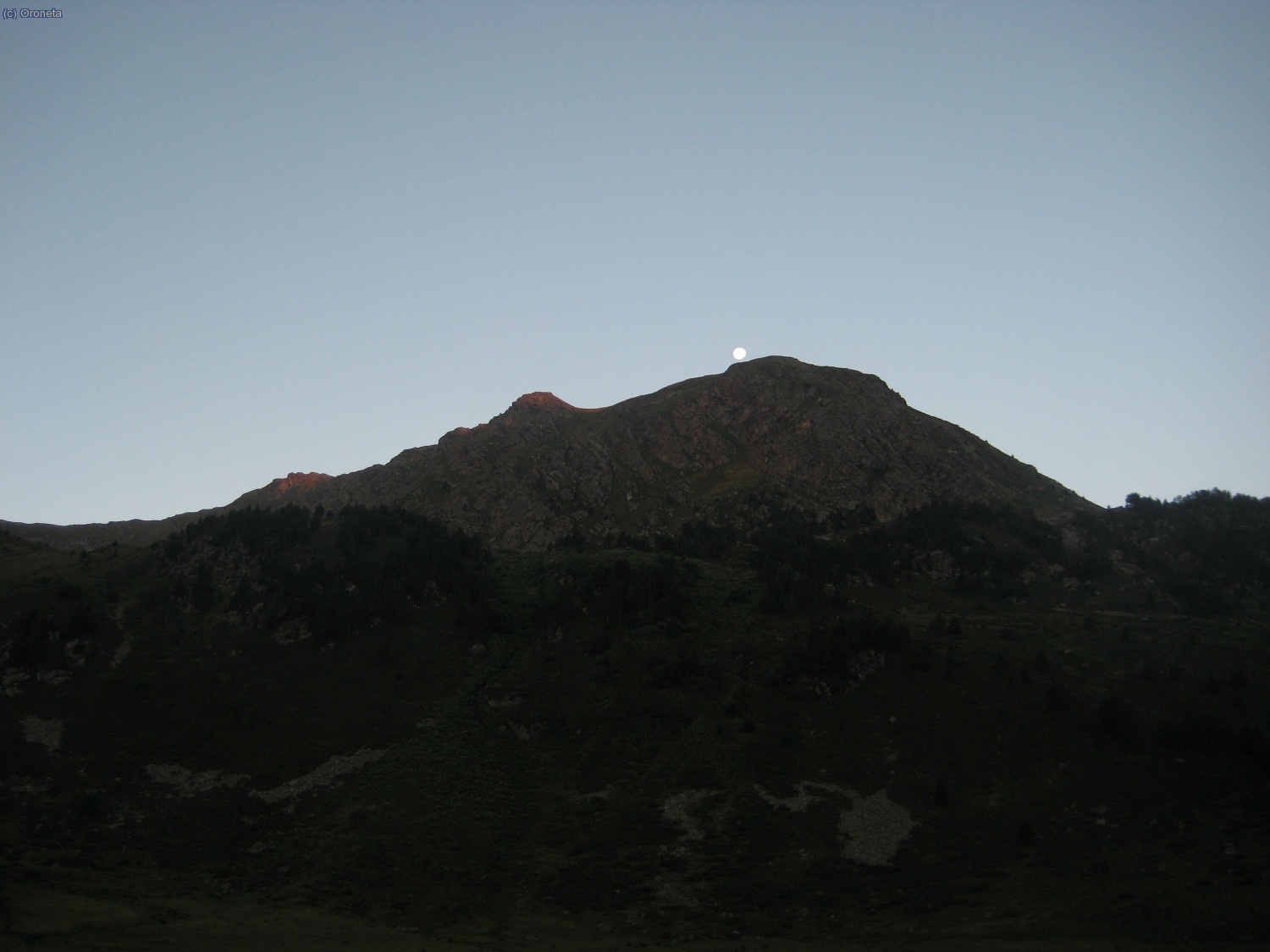 Sortim del refugi del Siscar&oacute; ales 7 del mat&iacute;...