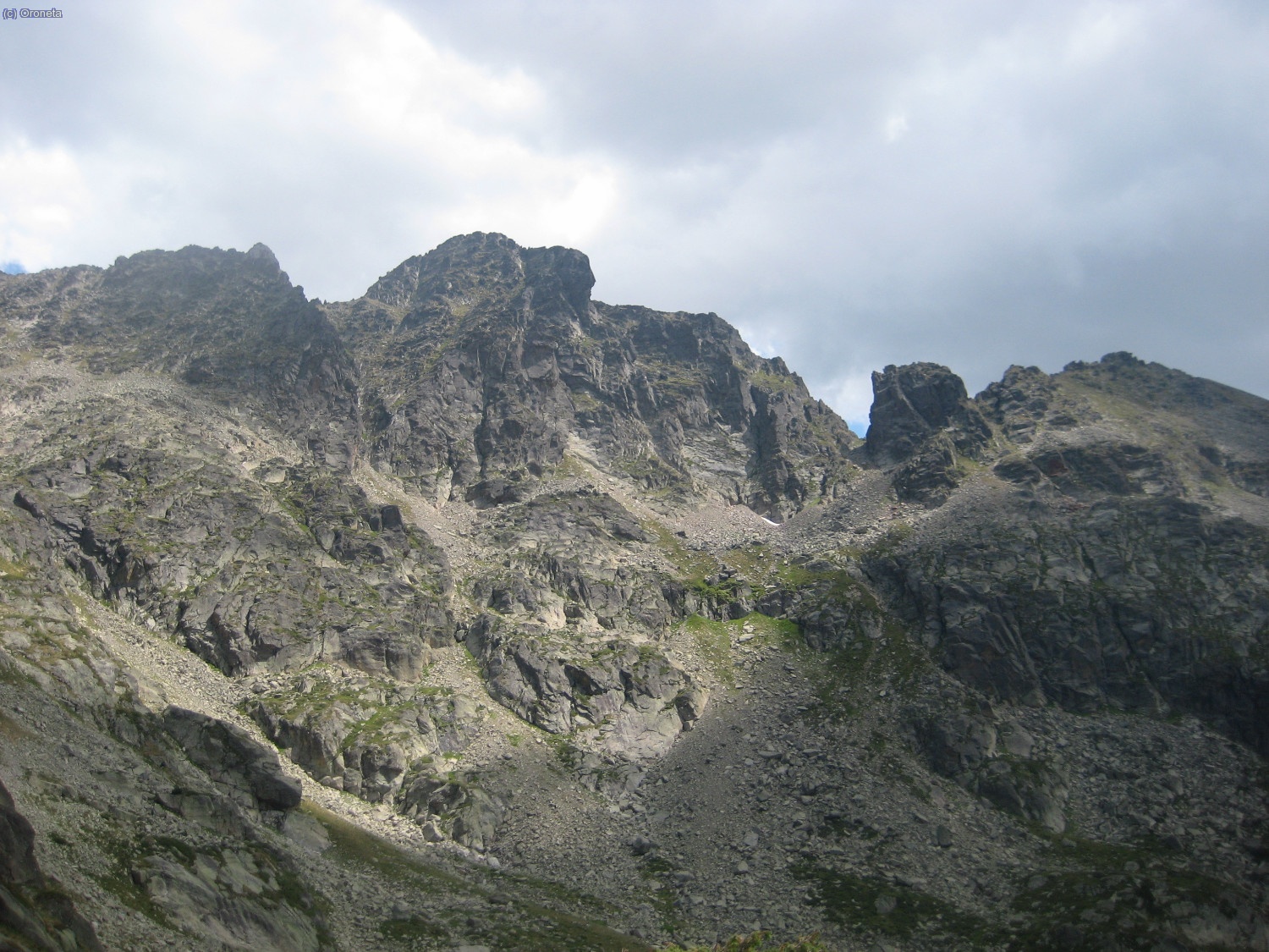 Panor&agrave;mica de la cresta des de la vessant Oest