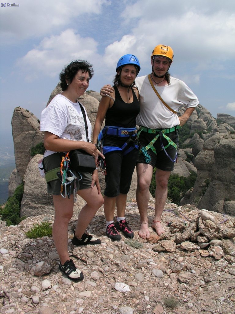 Bego, Chabi e Isa en la cima de la Saca Gran