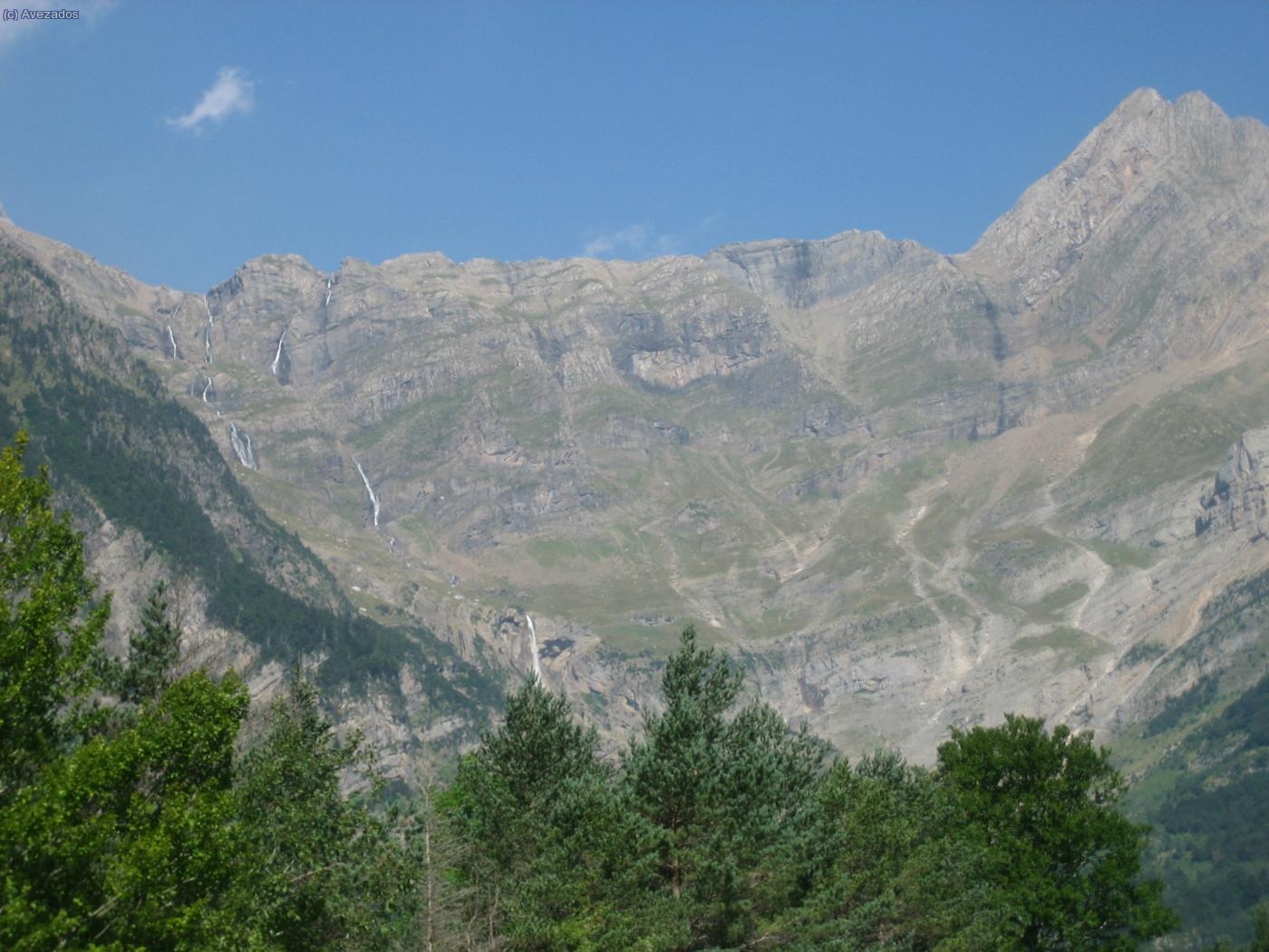 el circo desde la carretera.