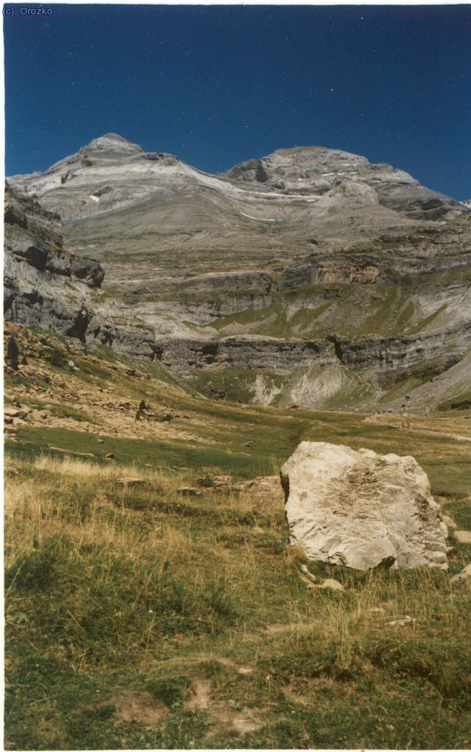Vista de la cima del monte perdido desde ordesa