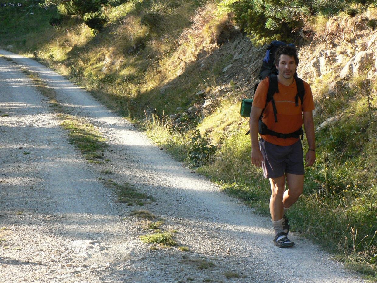 Ultimo dia, bajada a Otsagabia por una interminable pista.