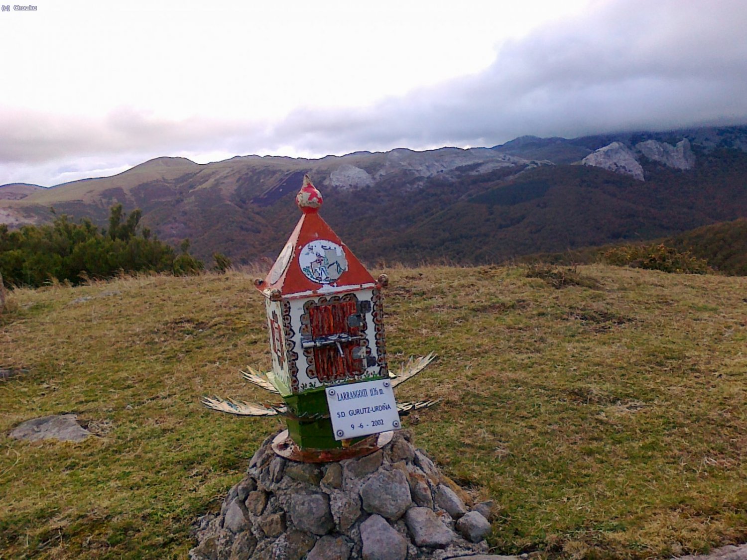 LARRANGOITI. Macizo de Elgea.