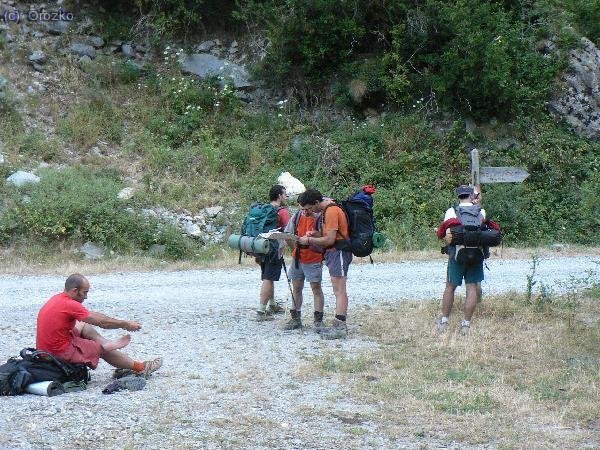 Cruce de caminos antes de llegar a Isaba, en Ateas de Balebarce.
