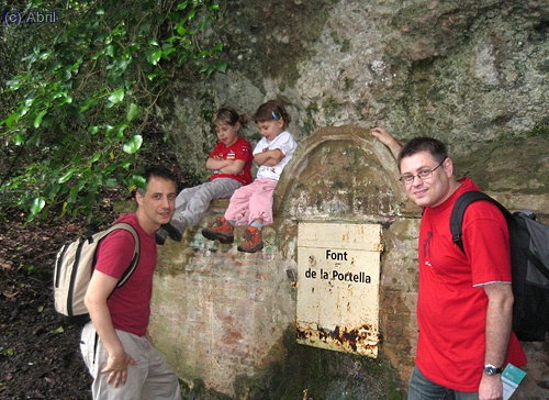 La Font de la Portella, les nenes deien que feien de pedres, je je je