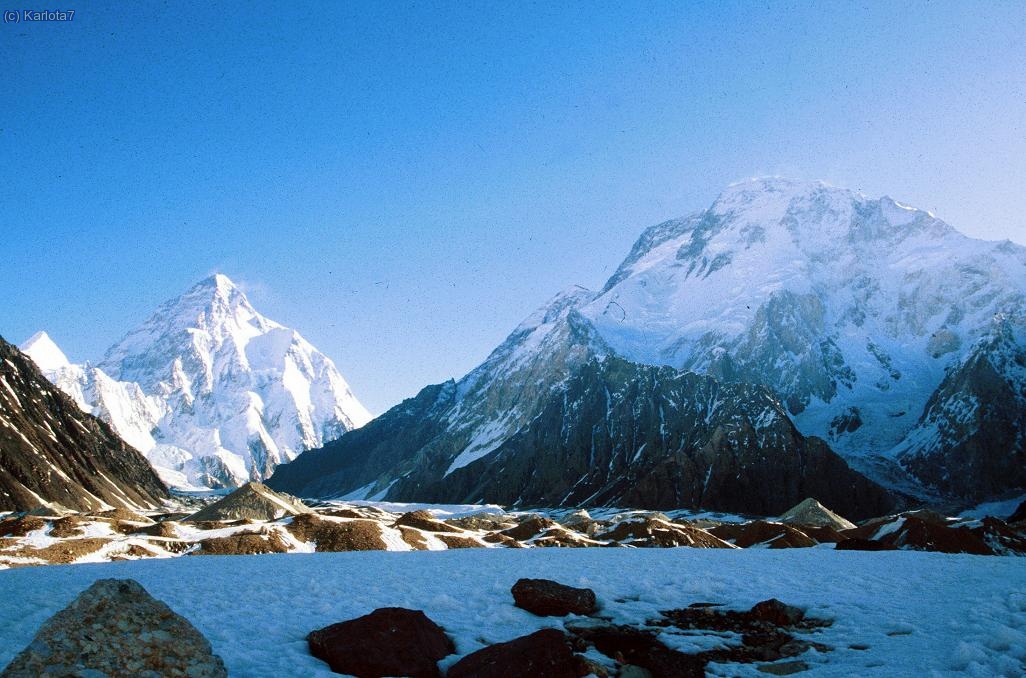 Cuando se llega a Concordia, se encuentra uno delante del Broad Peak y al fondo el majestuoso Chogogori ( K2).