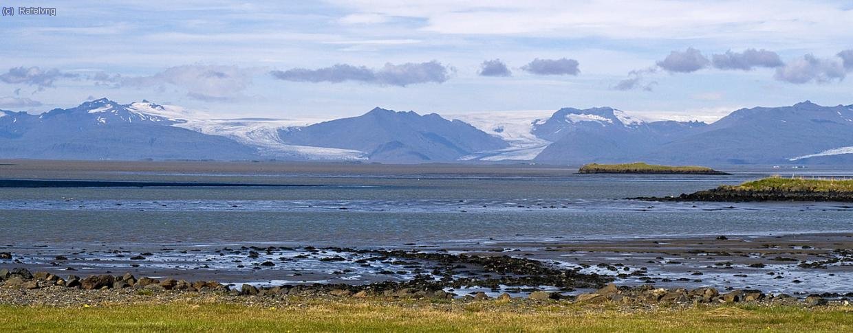 Vista de la glacera Vatnaj&ouml;kull des del poble de H&ouml;fn