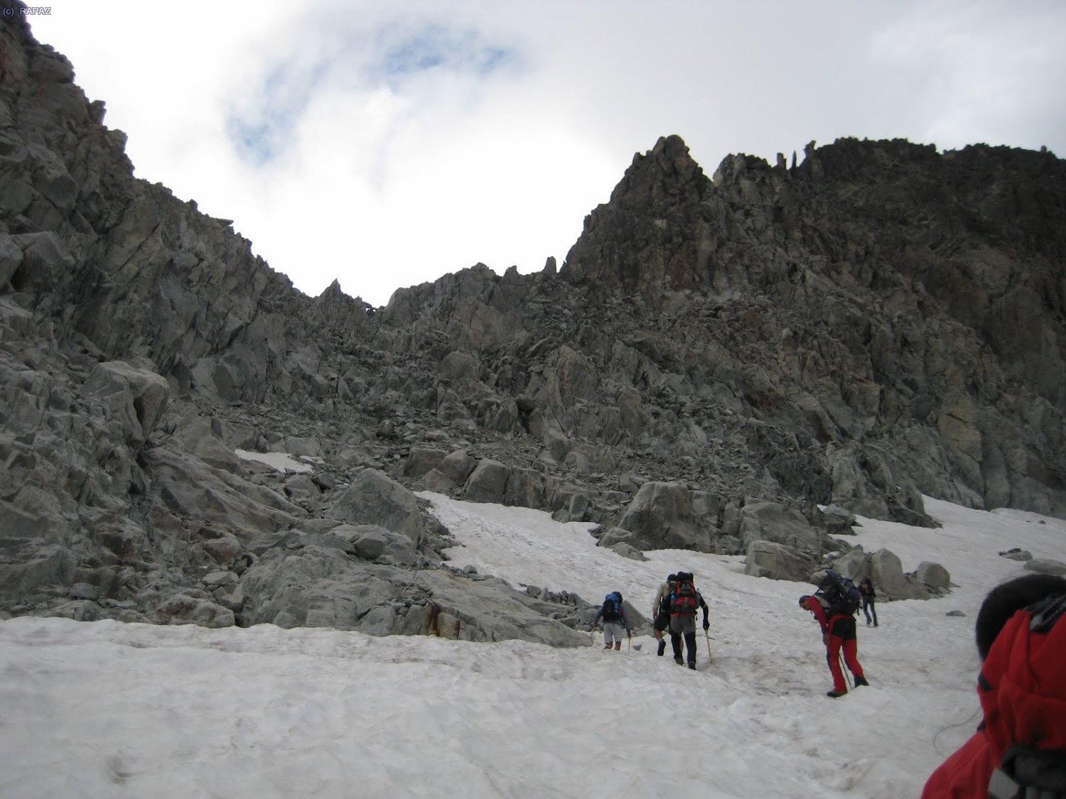 Al dia seguent, diumenge, abans d