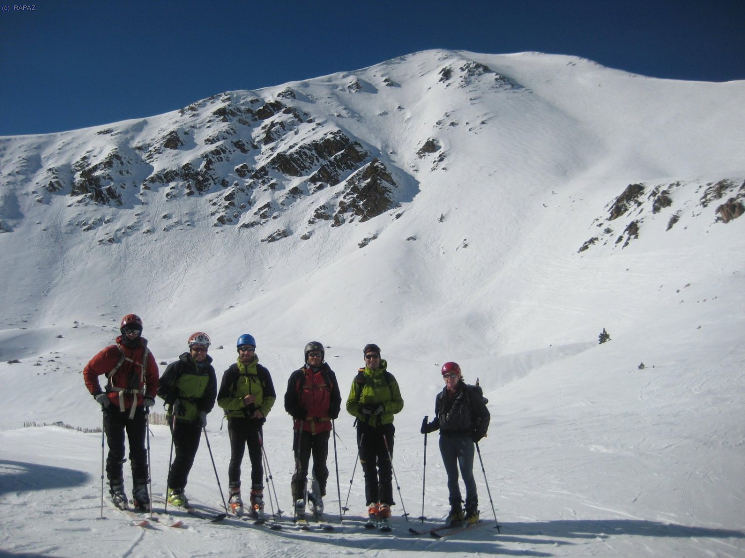 .....i des del pas del bou baixem el final de la pala est del Bastiments fins al restaurant Marmota, i per pistes, en una neu molt disfrutona fins a l