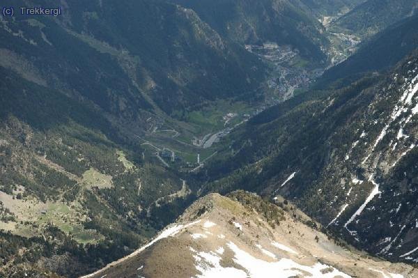 Vigilando el coche del aparcamiento de Arinsal