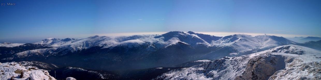 Para terminar unas panoramicas, aqui todo el cordal denominado Cuerda Larga.